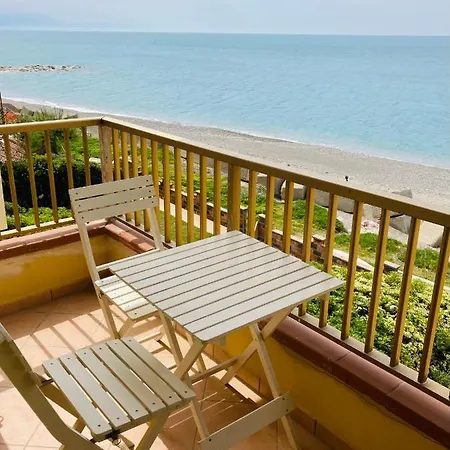 Sea View With Bicycles And Stand-up Paddle *